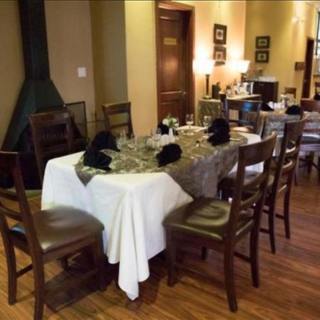 Anta Boga Hotel Bloemfontein Bagian luar foto