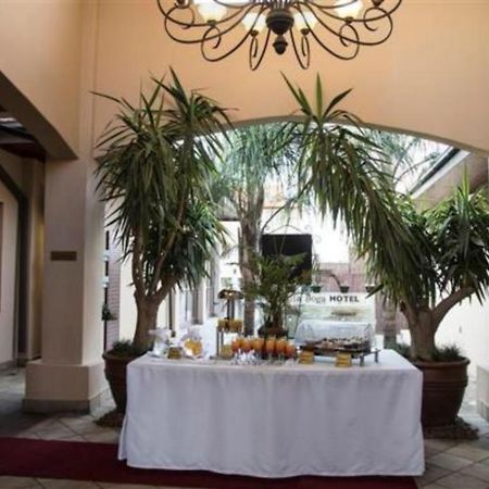 Anta Boga Hotel Bloemfontein Bagian luar foto