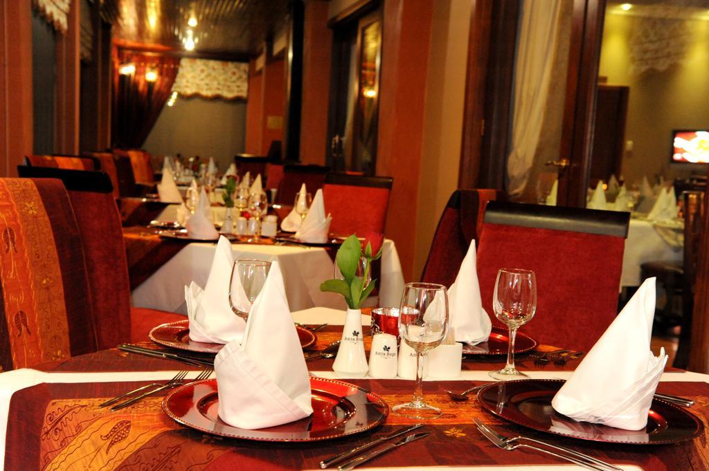 Anta Boga Hotel Bloemfontein Bagian luar foto
