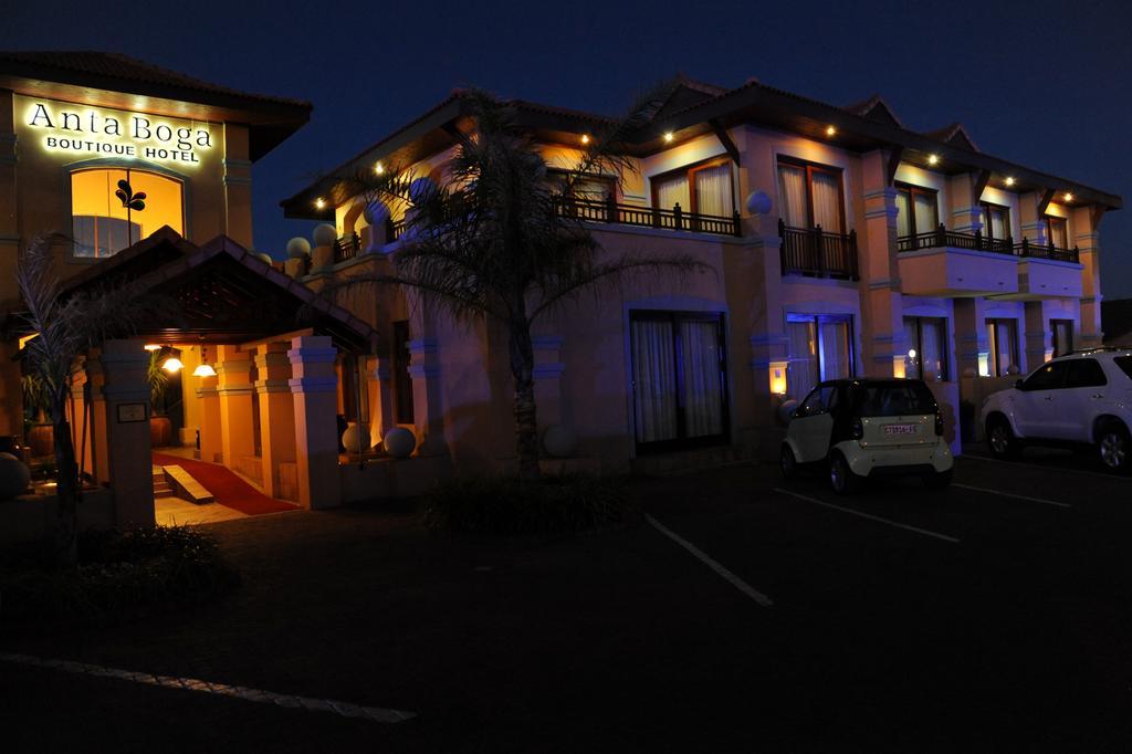 Anta Boga Hotel Bloemfontein Bagian luar foto